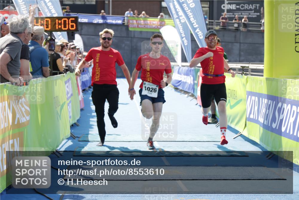 10.08.2025 - GEWOBA Citytriathlon Bremen H.Heesch http://msf.ph/oto/8553610 10.08.2025 14:01:09 Ziel 1026 meine-sportfotos.de