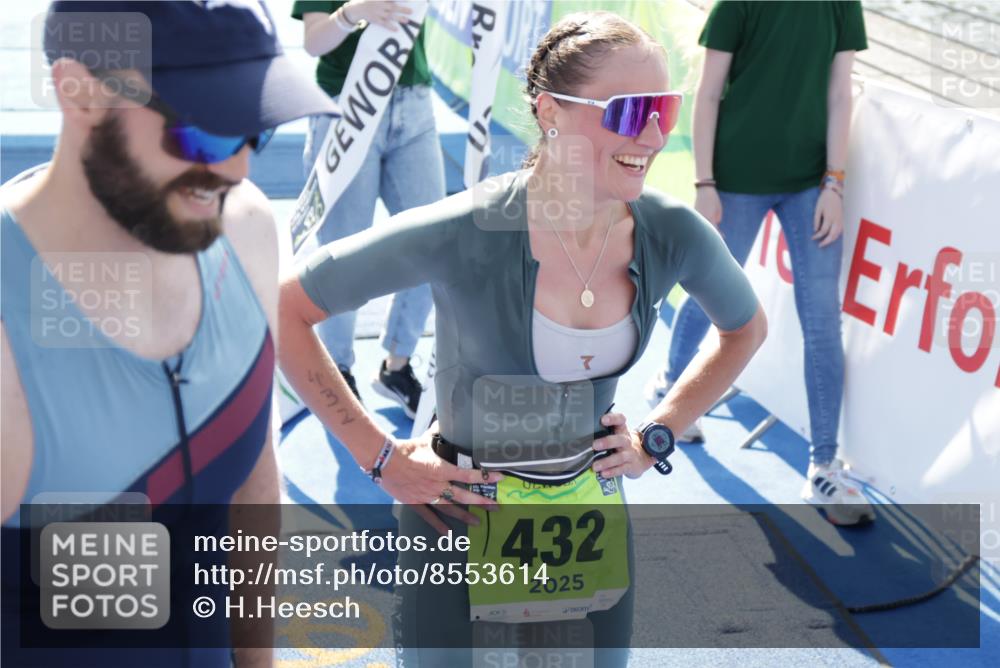 10.08.2025 - GEWOBA Citytriathlon Bremen H.Heesch http://msf.ph/oto/8553614 10.08.2025 15:14:14 Ziel 77, 432 meine-sportfotos.de