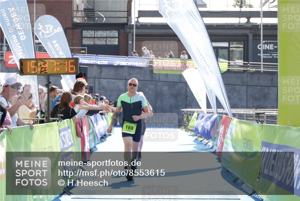 10.08.2025 - GEWOBA Citytriathlon Bremen H.Heesch http://msf.ph/oto/8553615 10.08.2025 15:47:20 Ziel 169, 420, 435 meine-sportfotos.de