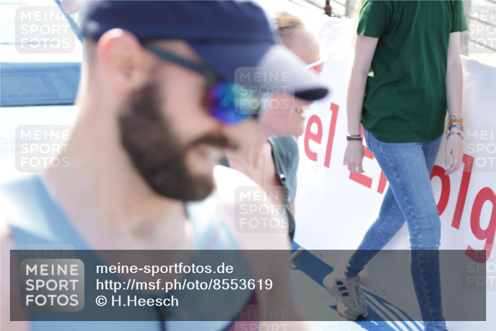 10.08.2025 - GEWOBA Citytriathlon Bremen H.Heesch http://msf.ph/oto/8553619 10.08.2025 15:14:15 Ziel  meine-sportfotos.de
