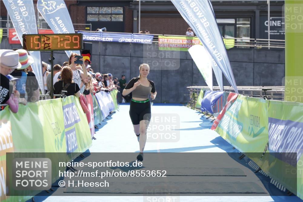 10.08.2025 - GEWOBA Citytriathlon Bremen H.Heesch http://msf.ph/oto/8553652 10.08.2025 15:47:33 Ziel 354 meine-sportfotos.de