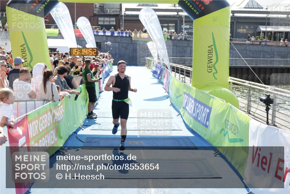 10.08.2025 - GEWOBA Citytriathlon Bremen H.Heesch http://msf.ph/oto/8553654 10.08.2025 15:14:56 Ziel 48 meine-sportfotos.de