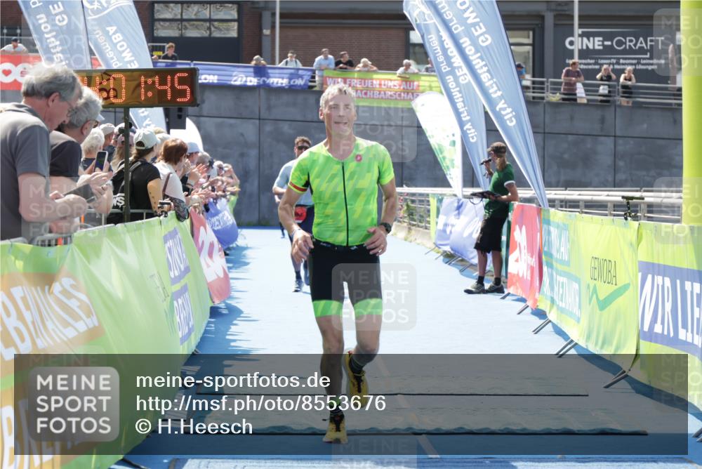 10.08.2025 - GEWOBA Citytriathlon Bremen H.Heesch http://msf.ph/oto/8553676 10.08.2025 14:01:49 Ziel 680, 846, 889, 951 meine-sportfotos.de