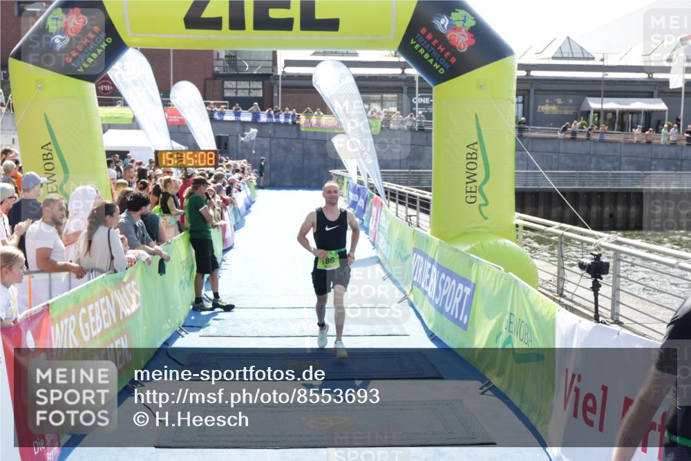 10.08.2025 - GEWOBA Citytriathlon Bremen H.Heesch http://msf.ph/oto/8553693 10.08.2025 15:15:12 Ziel 186, 254 meine-sportfotos.de