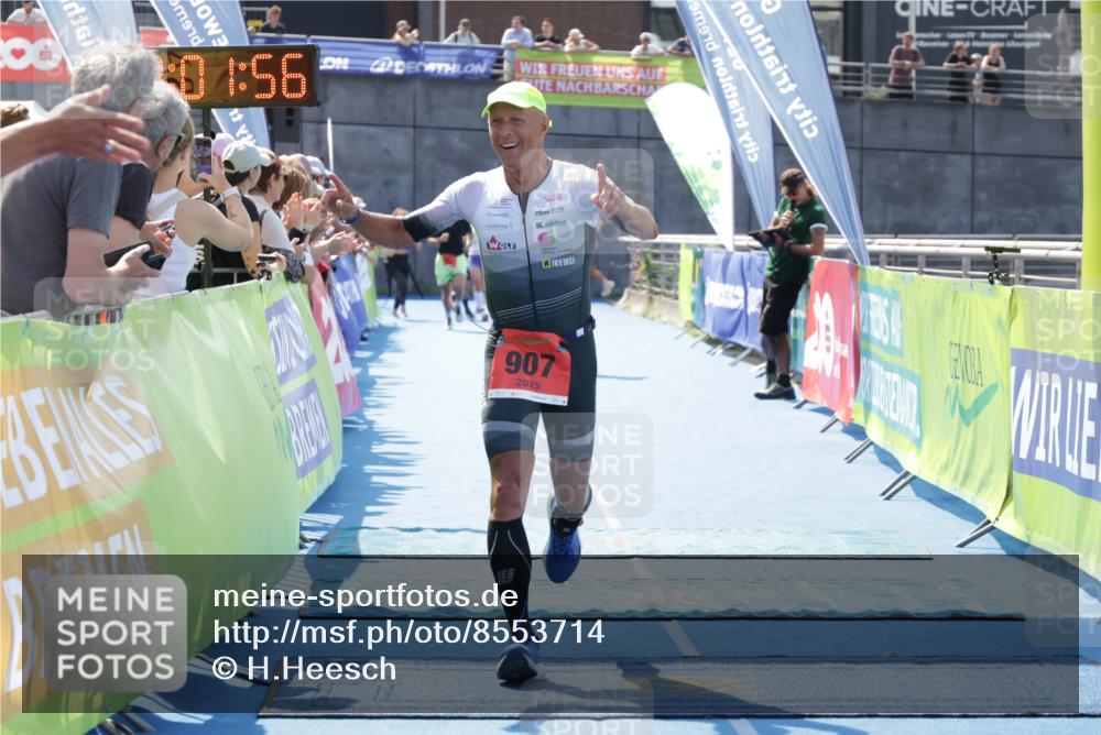 10.08.2025 - GEWOBA Citytriathlon Bremen H.Heesch http://msf.ph/oto/8553714 10.08.2025 14:02:00 Ziel 661, 680, 907, 951 meine-sportfotos.de