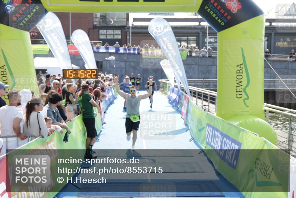 10.08.2025 - GEWOBA Citytriathlon Bremen H.Heesch http://msf.ph/oto/8553715 10.08.2025 15:15:25 Ziel 46, 64, 68, 217, 229 meine-sportfotos.de