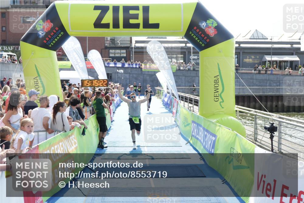 10.08.2025 - GEWOBA Citytriathlon Bremen H.Heesch http://msf.ph/oto/8553719 10.08.2025 15:15:26 Ziel 46, 64, 68, 217, 229 meine-sportfotos.de