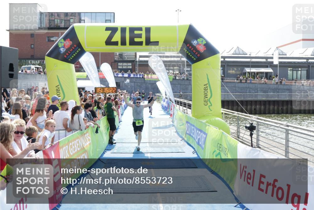 10.08.2025 - GEWOBA Citytriathlon Bremen H.Heesch http://msf.ph/oto/8553723 10.08.2025 15:15:26 Ziel 46, 64, 68, 217, 229 meine-sportfotos.de