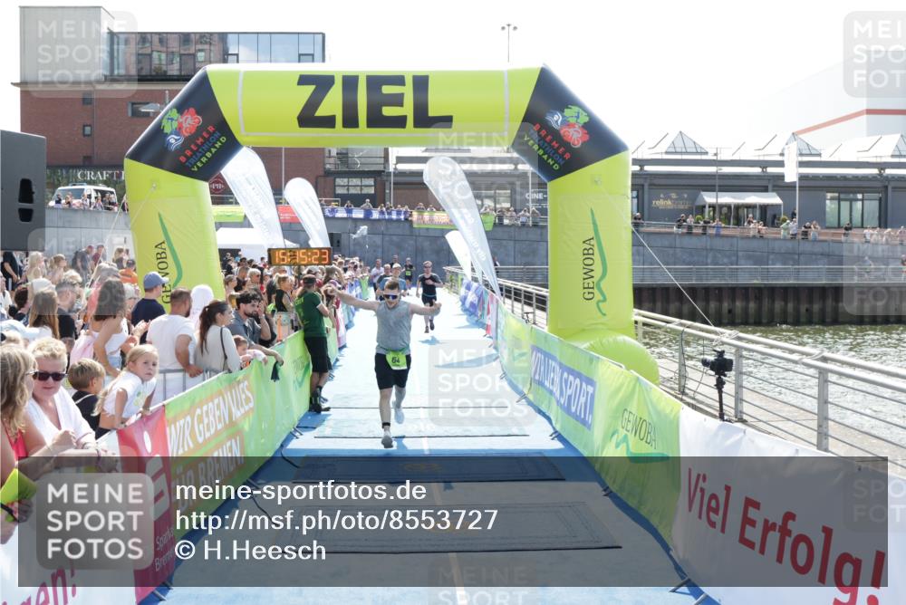 10.08.2025 - GEWOBA Citytriathlon Bremen H.Heesch http://msf.ph/oto/8553727 10.08.2025 15:15:26 Ziel 46, 64, 68, 217, 229 meine-sportfotos.de