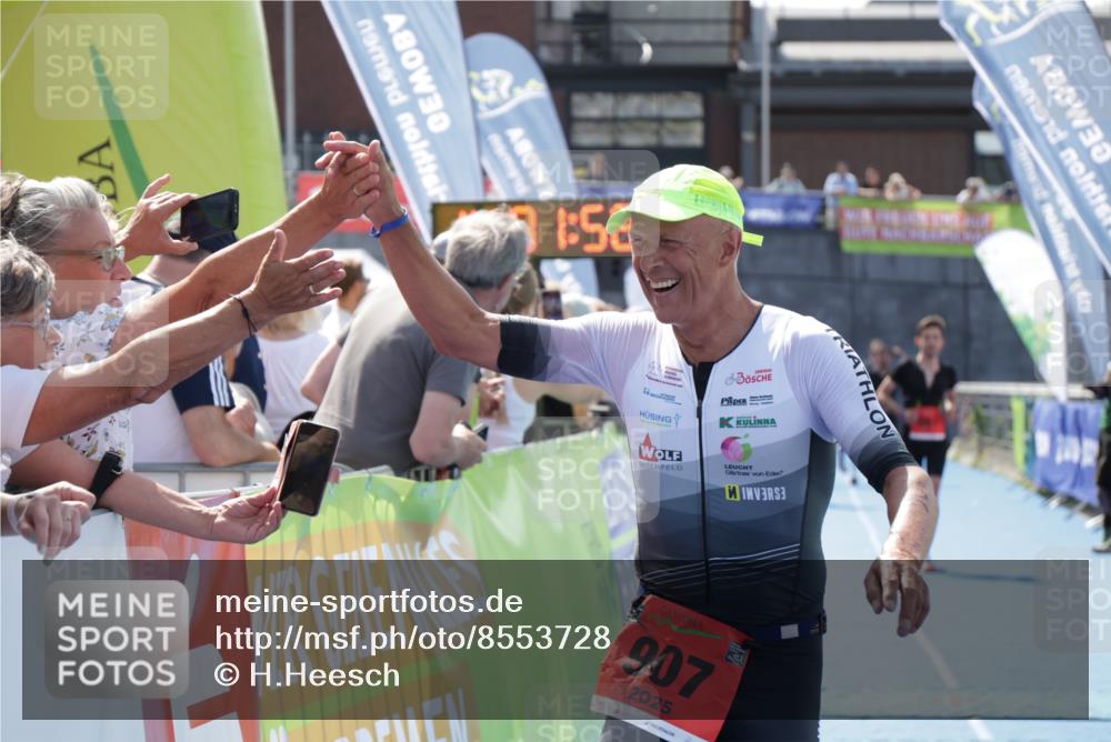 10.08.2025 - GEWOBA Citytriathlon Bremen H.Heesch http://msf.ph/oto/8553728 10.08.2025 14:02:01 Ziel 627, 661, 907, 951 meine-sportfotos.de