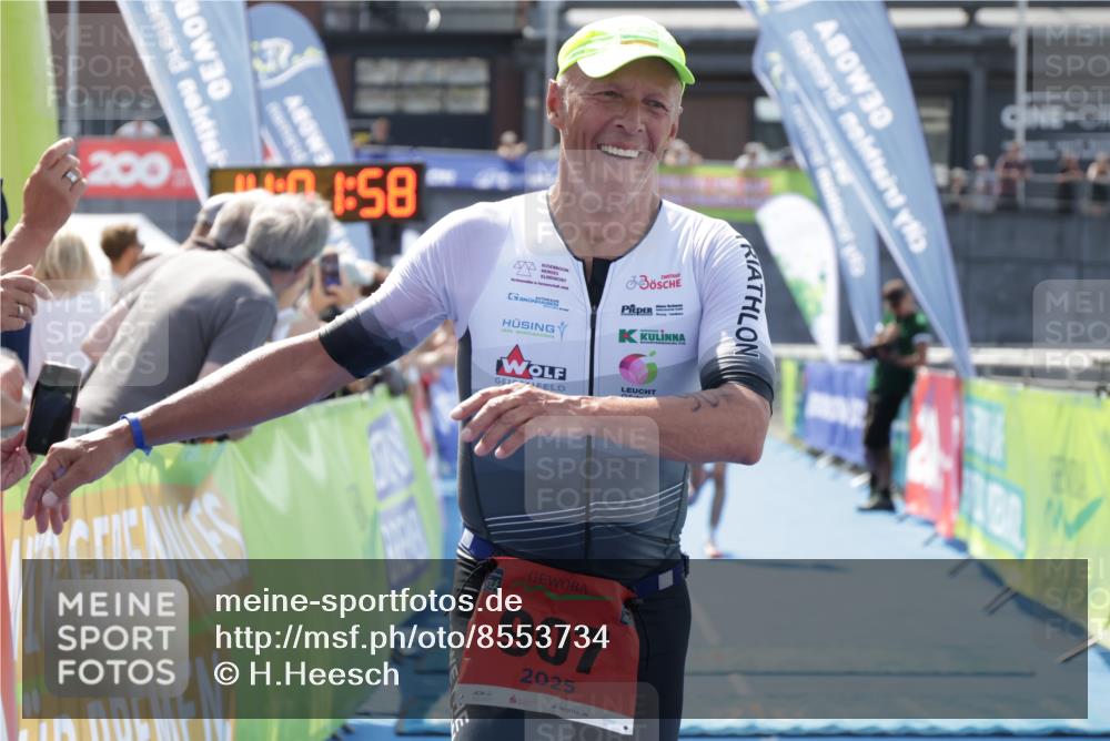 10.08.2025 - GEWOBA Citytriathlon Bremen H.Heesch http://msf.ph/oto/8553734 10.08.2025 14:02:02 Ziel 627, 661, 907 meine-sportfotos.de