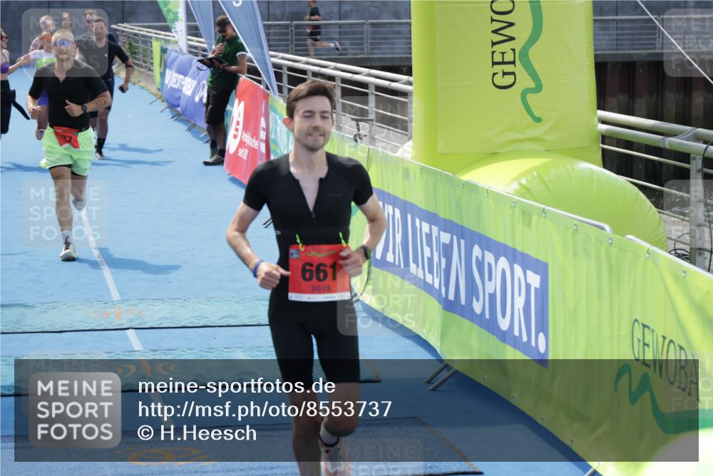 10.08.2025 - GEWOBA Citytriathlon Bremen H.Heesch http://msf.ph/oto/8553737 10.08.2025 14:02:05 Ziel 597, 627, 661, 907, 912, 1011 meine-sportfotos.de