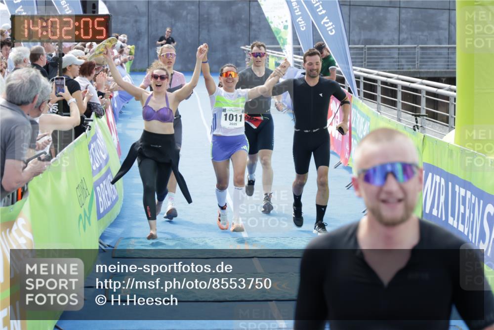 10.08.2025 - GEWOBA Citytriathlon Bremen H.Heesch http://msf.ph/oto/8553750 10.08.2025 14:02:08 Ziel 597, 627, 661, 912, 1011 meine-sportfotos.de