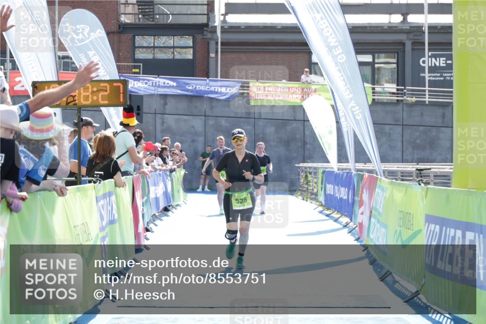 10.08.2025 - GEWOBA Citytriathlon Bremen H.Heesch http://msf.ph/oto/8553751 10.08.2025 15:48:32 Ziel  meine-sportfotos.de