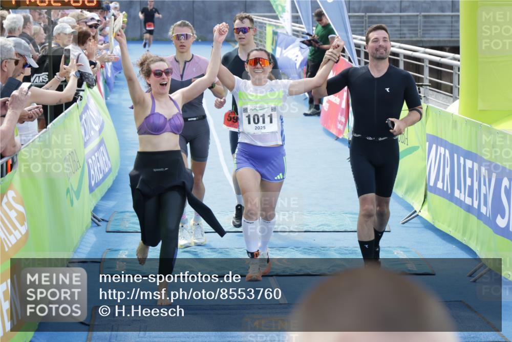 10.08.2025 - GEWOBA Citytriathlon Bremen H.Heesch http://msf.ph/oto/8553760 10.08.2025 14:02:09 Ziel 597, 627, 661, 912, 1011 meine-sportfotos.de