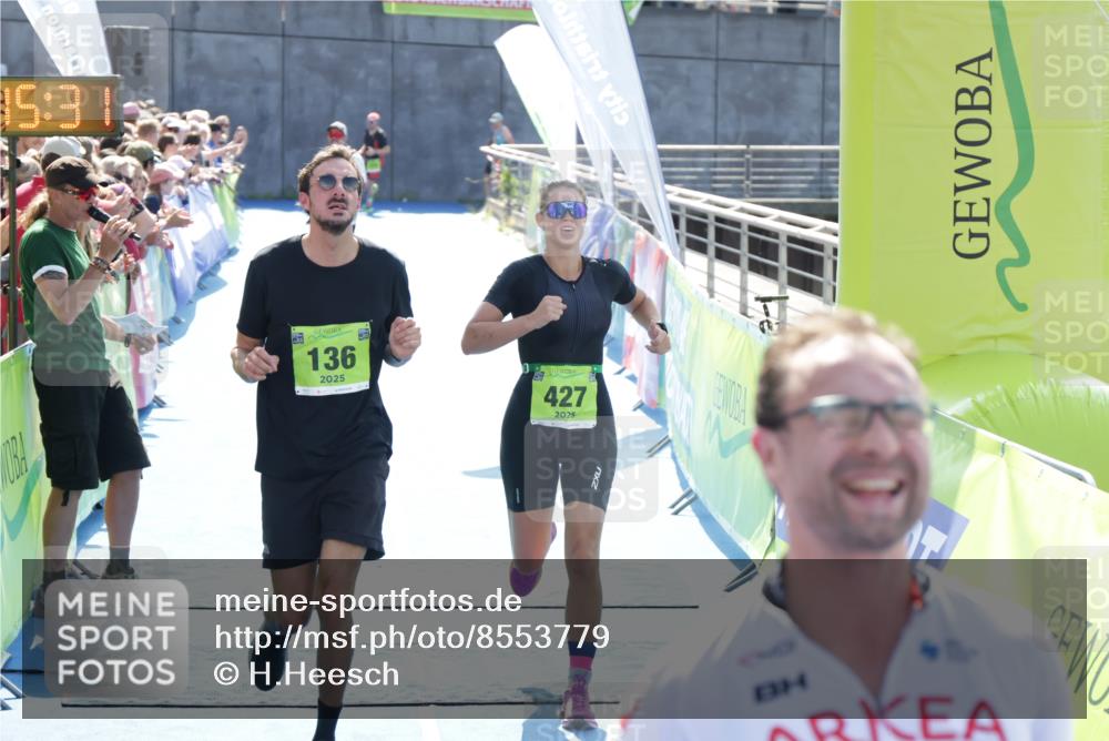 10.08.2025 - GEWOBA Citytriathlon Bremen H.Heesch http://msf.ph/oto/8553779 10.08.2025 15:15:35 Ziel 46, 68, 136, 217, 229, 427 meine-sportfotos.de