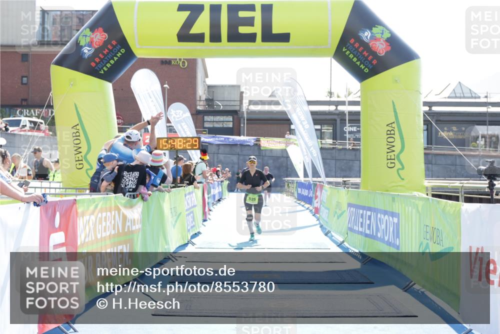 10.08.2025 - GEWOBA Citytriathlon Bremen H.Heesch http://msf.ph/oto/8553780 10.08.2025 15:48:33 Ziel 355 meine-sportfotos.de