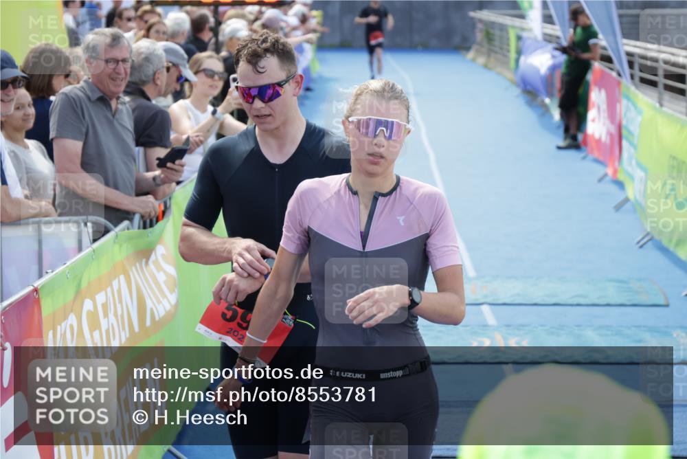 10.08.2025 - GEWOBA Citytriathlon Bremen H.Heesch http://msf.ph/oto/8553781 10.08.2025 14:02:12 Ziel 597, 627, 661, 912, 1011 meine-sportfotos.de