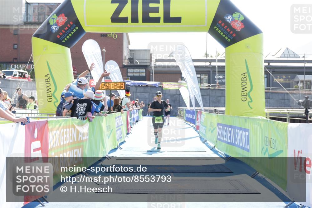 10.08.2025 - GEWOBA Citytriathlon Bremen H.Heesch http://msf.ph/oto/8553793 10.08.2025 15:48:33 Ziel 355 meine-sportfotos.de