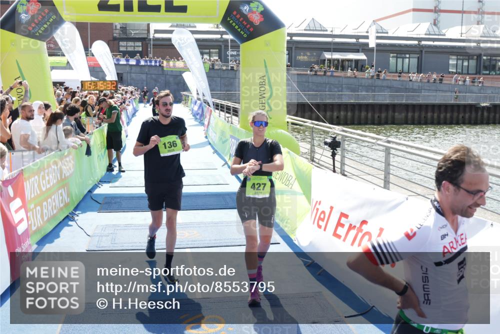 10.08.2025 - GEWOBA Citytriathlon Bremen H.Heesch http://msf.ph/oto/8553795 10.08.2025 15:15:36 Ziel 43, 46, 68, 136, 217, 229, 427 meine-sportfotos.de