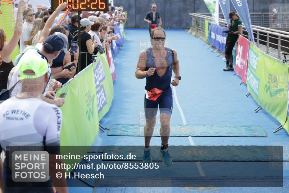 10.08.2025 - GEWOBA Citytriathlon Bremen H.Heesch http://msf.ph/oto/8553805 10.08.2025 14:02:30 Ziel 595, 873 meine-sportfotos.de