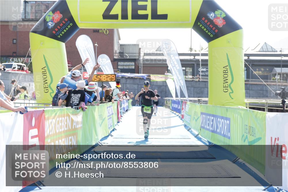 10.08.2025 - GEWOBA Citytriathlon Bremen H.Heesch http://msf.ph/oto/8553806 10.08.2025 15:48:33 Ziel 355 meine-sportfotos.de