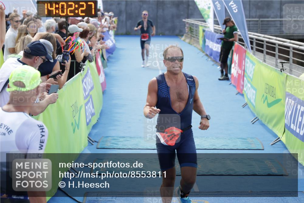 10.08.2025 - GEWOBA Citytriathlon Bremen H.Heesch http://msf.ph/oto/8553811 10.08.2025 14:02:30 Ziel 595, 873 meine-sportfotos.de
