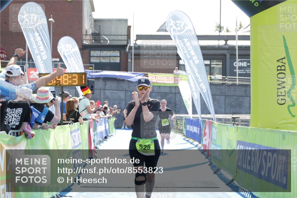 10.08.2025 - GEWOBA Citytriathlon Bremen H.Heesch http://msf.ph/oto/8553823 10.08.2025 15:48:35 Ziel 355 meine-sportfotos.de