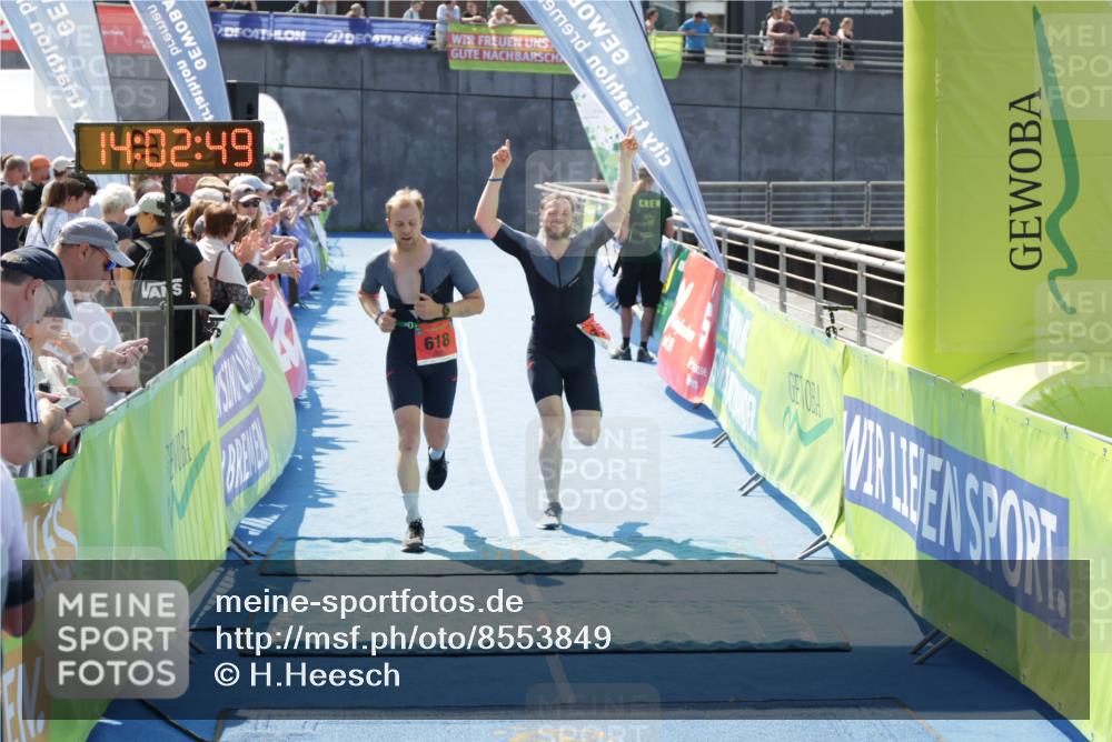 10.08.2025 - GEWOBA Citytriathlon Bremen H.Heesch http://msf.ph/oto/8553849 10.08.2025 14:02:53 Ziel 613, 618, 710, 801 meine-sportfotos.de