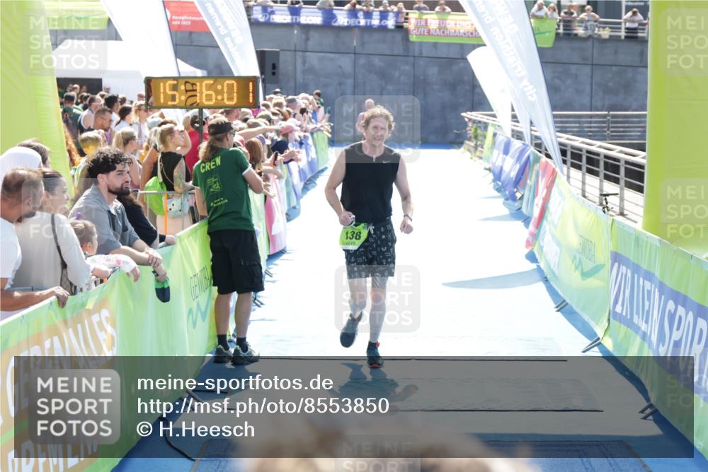10.08.2025 - GEWOBA Citytriathlon Bremen H.Heesch http://msf.ph/oto/8553850 10.08.2025 15:16:05 Ziel 138, 290 meine-sportfotos.de