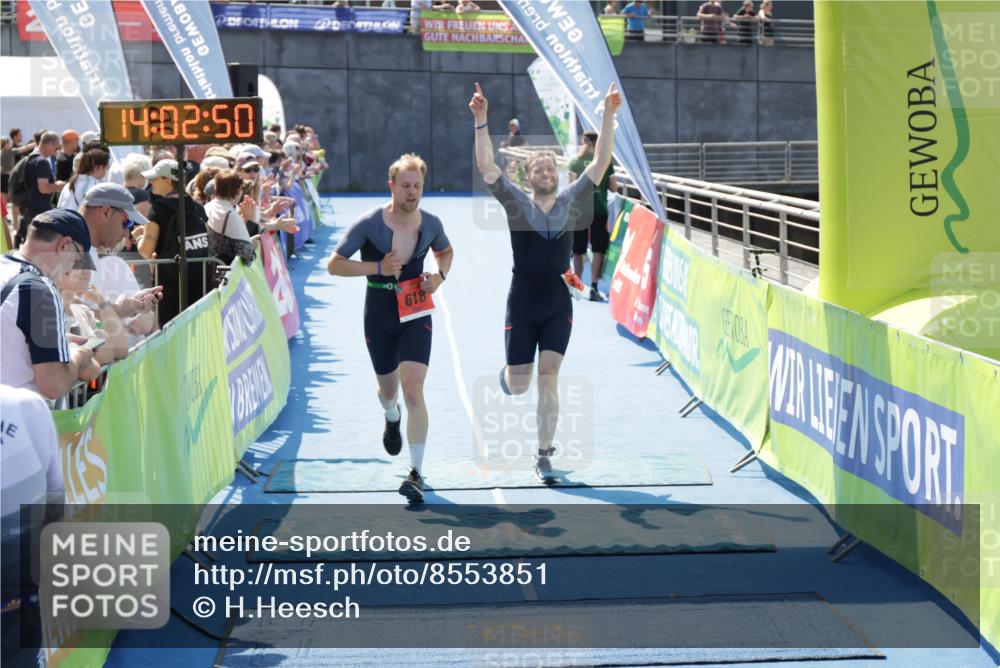 10.08.2025 - GEWOBA Citytriathlon Bremen H.Heesch http://msf.ph/oto/8553851 10.08.2025 14:02:53 Ziel 613, 618, 710, 801 meine-sportfotos.de