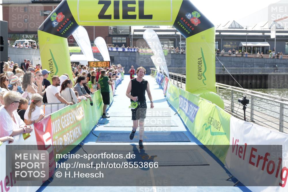 10.08.2025 - GEWOBA Citytriathlon Bremen H.Heesch http://msf.ph/oto/8553866 10.08.2025 15:16:07 Ziel 138 meine-sportfotos.de