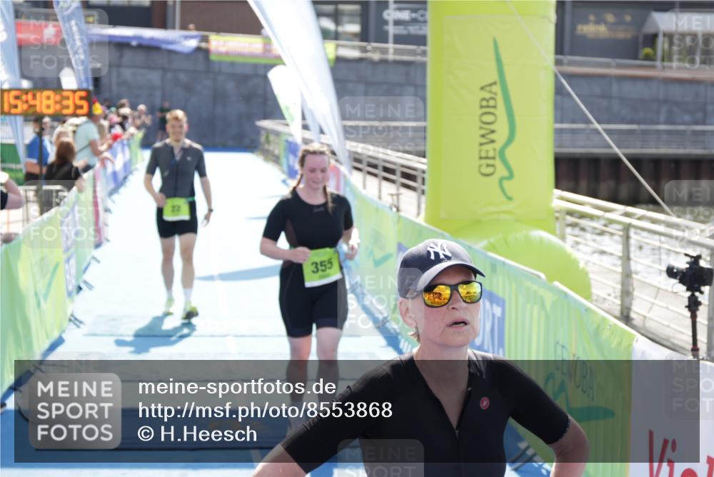 10.08.2025 - GEWOBA Citytriathlon Bremen H.Heesch http://msf.ph/oto/8553868 10.08.2025 15:48:39 Ziel 355 meine-sportfotos.de
