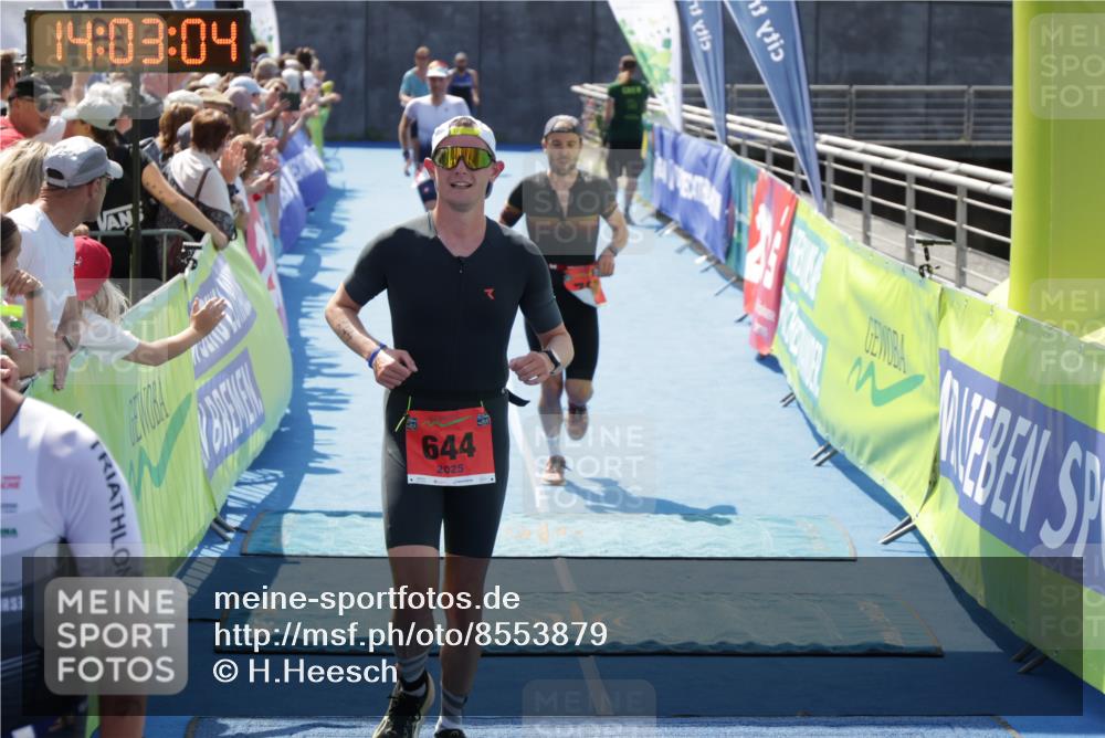 10.08.2025 - GEWOBA Citytriathlon Bremen H.Heesch http://msf.ph/oto/8553879 10.08.2025 14:03:07 Ziel 644, 768, 799 meine-sportfotos.de