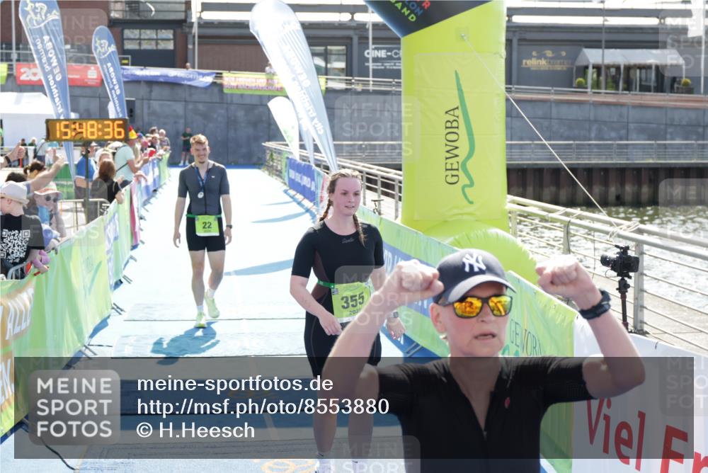 10.08.2025 - GEWOBA Citytriathlon Bremen H.Heesch http://msf.ph/oto/8553880 10.08.2025 15:48:40 Ziel 355 meine-sportfotos.de