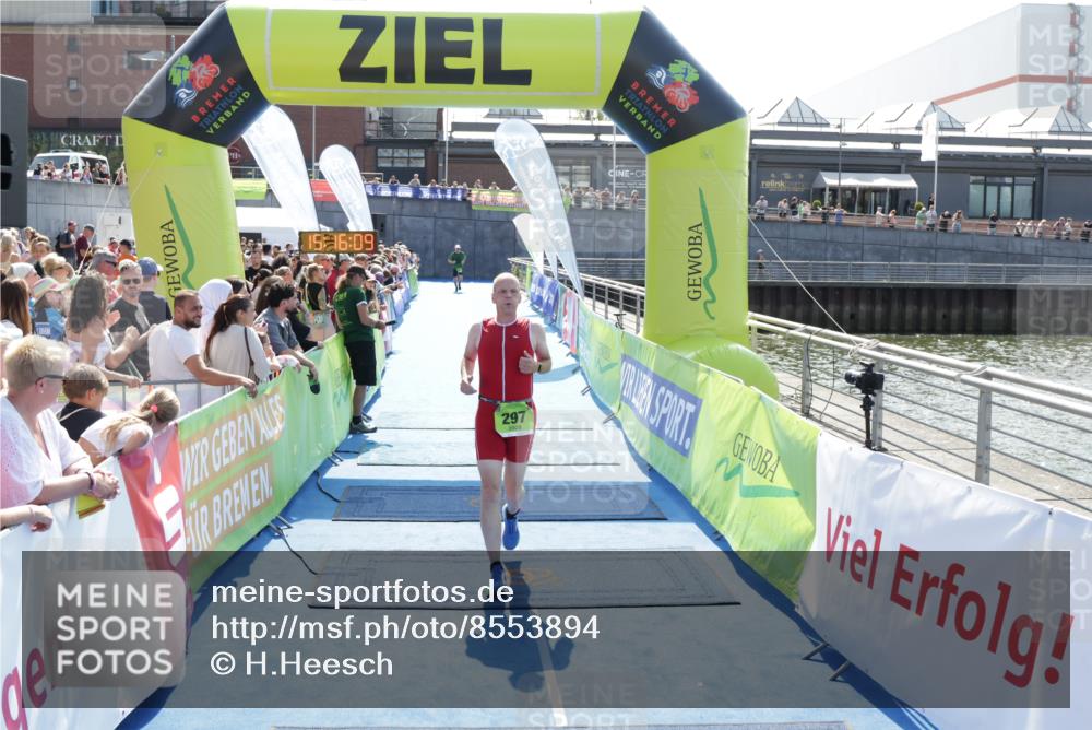 10.08.2025 - GEWOBA Citytriathlon Bremen H.Heesch http://msf.ph/oto/8553894 10.08.2025 15:16:13 Ziel 138, 297 meine-sportfotos.de