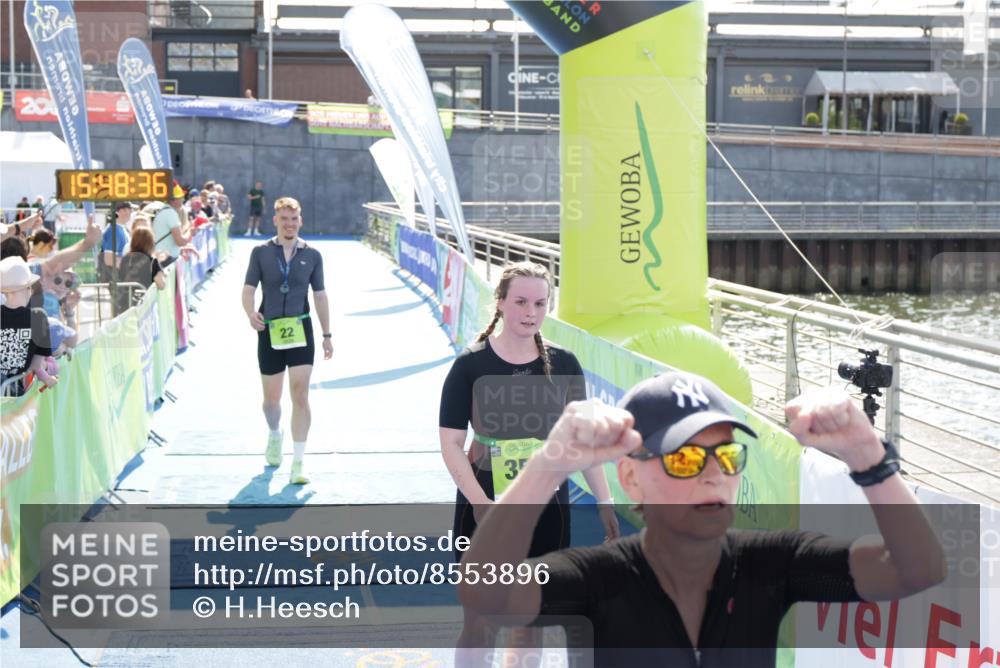 10.08.2025 - GEWOBA Citytriathlon Bremen H.Heesch http://msf.ph/oto/8553896 10.08.2025 15:48:41 Ziel 355 meine-sportfotos.de
