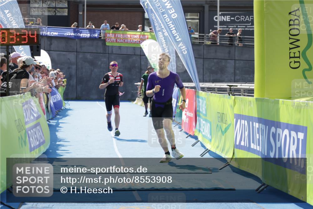 10.08.2025 - GEWOBA Citytriathlon Bremen H.Heesch http://msf.ph/oto/8553908 10.08.2025 14:03:37 Ziel 651, 763 meine-sportfotos.de
