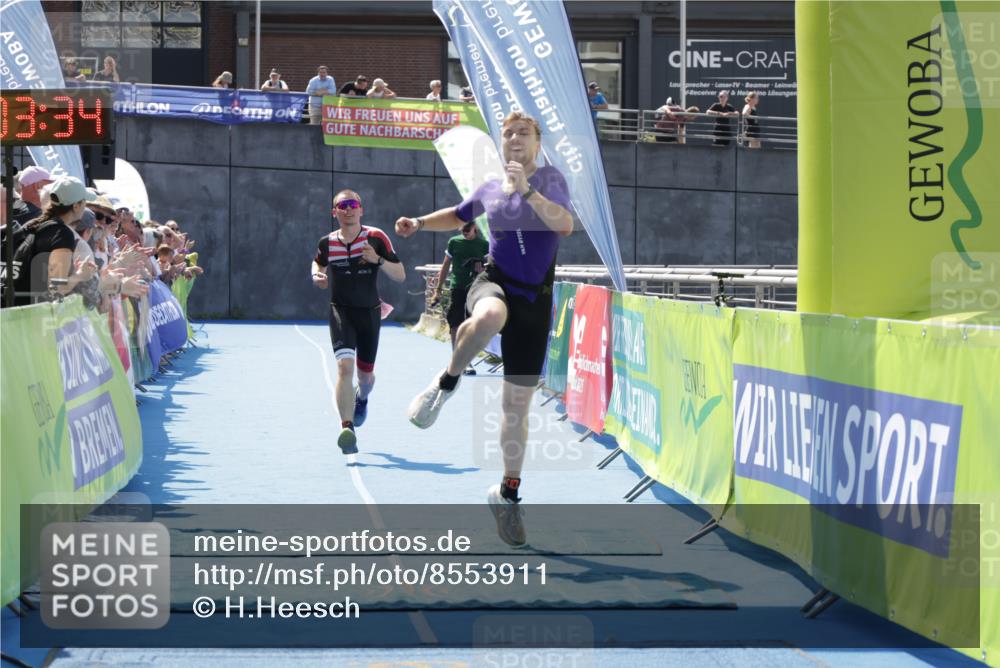 10.08.2025 - GEWOBA Citytriathlon Bremen H.Heesch http://msf.ph/oto/8553911 10.08.2025 14:03:37 Ziel 651, 763 meine-sportfotos.de