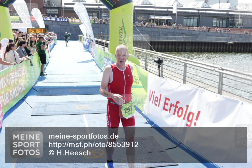 10.08.2025 - GEWOBA Citytriathlon Bremen H.Heesch http://msf.ph/oto/8553912 10.08.2025 15:16:15 Ziel 91, 138, 297 meine-sportfotos.de