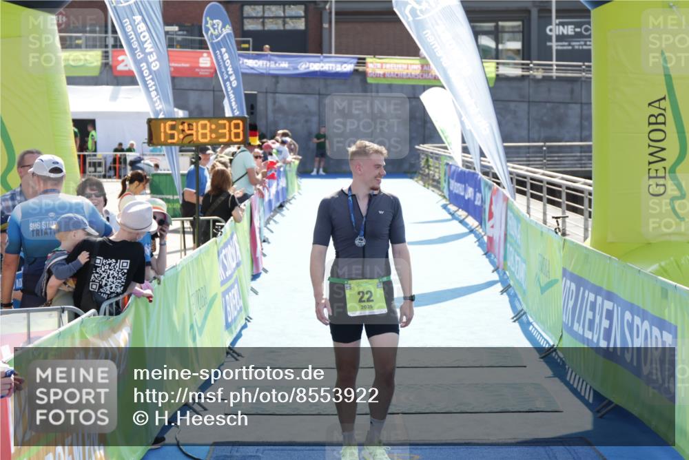 10.08.2025 - GEWOBA Citytriathlon Bremen H.Heesch http://msf.ph/oto/8553922 10.08.2025 15:48:42 Ziel 355 meine-sportfotos.de