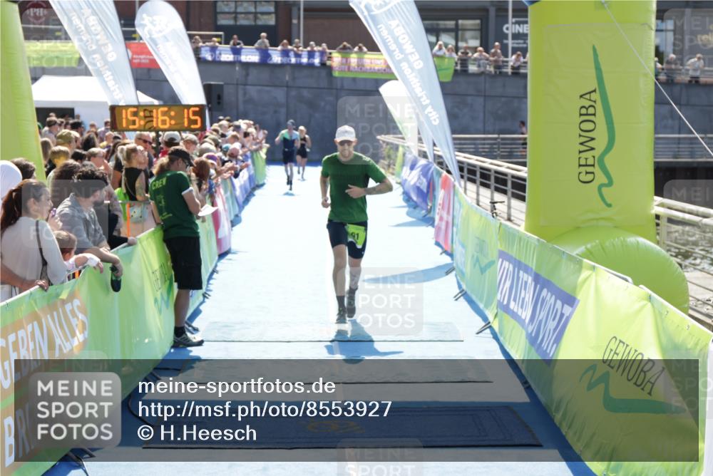 10.08.2025 - GEWOBA Citytriathlon Bremen H.Heesch http://msf.ph/oto/8553927 10.08.2025 15:16:19 Ziel 91, 297 meine-sportfotos.de