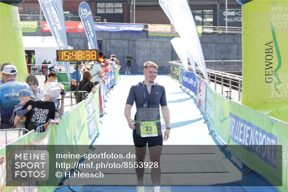 10.08.2025 - GEWOBA Citytriathlon Bremen H.Heesch http://msf.ph/oto/8553928 10.08.2025 15:48:43 Ziel 355 meine-sportfotos.de