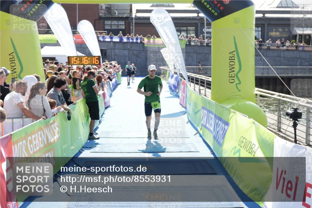 10.08.2025 - GEWOBA Citytriathlon Bremen H.Heesch http://msf.ph/oto/8553931 10.08.2025 15:16:20 Ziel 91, 297 meine-sportfotos.de