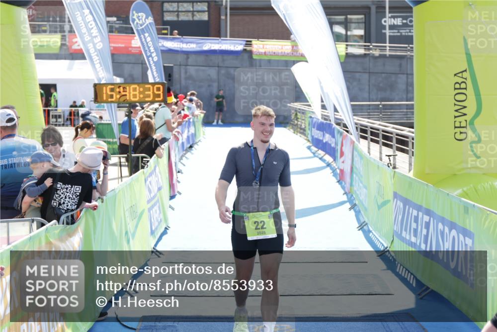 10.08.2025 - GEWOBA Citytriathlon Bremen H.Heesch http://msf.ph/oto/8553933 10.08.2025 15:48:43 Ziel 355 meine-sportfotos.de