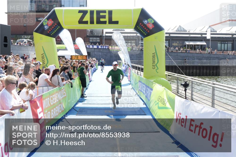 10.08.2025 - GEWOBA Citytriathlon Bremen H.Heesch http://msf.ph/oto/8553938 10.08.2025 15:16:20 Ziel 91, 297 meine-sportfotos.de