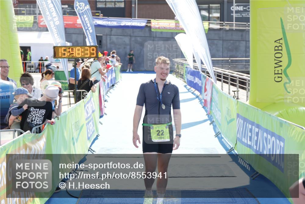 10.08.2025 - GEWOBA Citytriathlon Bremen H.Heesch http://msf.ph/oto/8553941 10.08.2025 15:48:43 Ziel 355 meine-sportfotos.de