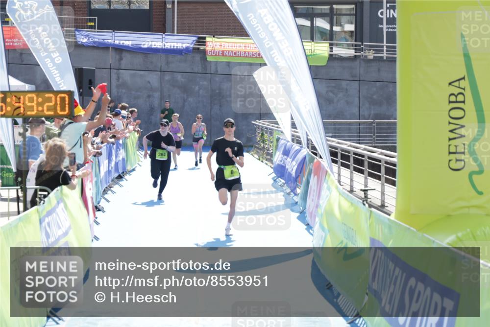 10.08.2025 - GEWOBA Citytriathlon Bremen H.Heesch http://msf.ph/oto/8553951 10.08.2025 15:49:24 Ziel 364 meine-sportfotos.de