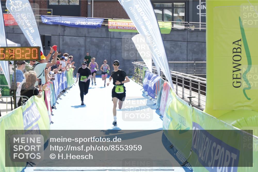 10.08.2025 - GEWOBA Citytriathlon Bremen H.Heesch http://msf.ph/oto/8553959 10.08.2025 15:49:24 Ziel 364 meine-sportfotos.de