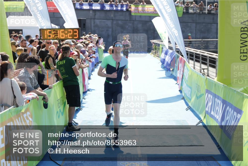 10.08.2025 - GEWOBA Citytriathlon Bremen H.Heesch http://msf.ph/oto/8553963 10.08.2025 15:16:27 Ziel 91, 93, 191, 488 meine-sportfotos.de
